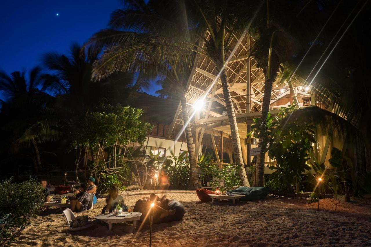 White Banana Beach Club ゼネラル・ルナ エクステリア 写真